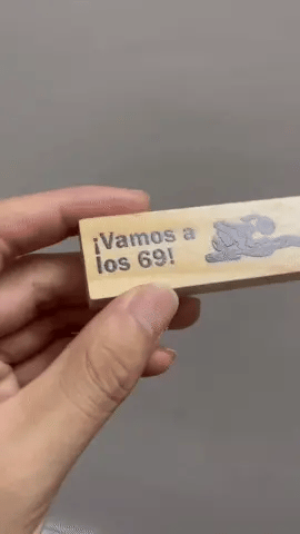 Jenga sexual 🔥 Para tener esas noches que jamas olvidaras con 48 juegos y poses diferentes 🔥 Llevate juegos de dados GRATIS + 50% DCTO